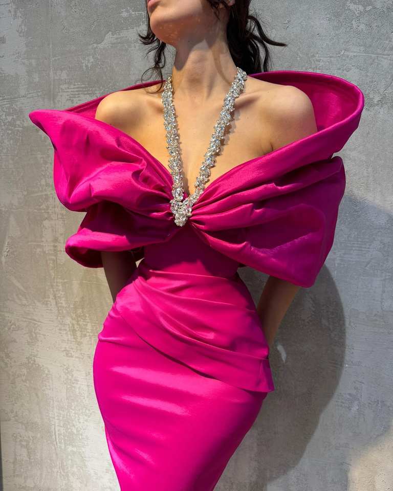 LORETA — Crystal Harper dress in fuchsia.