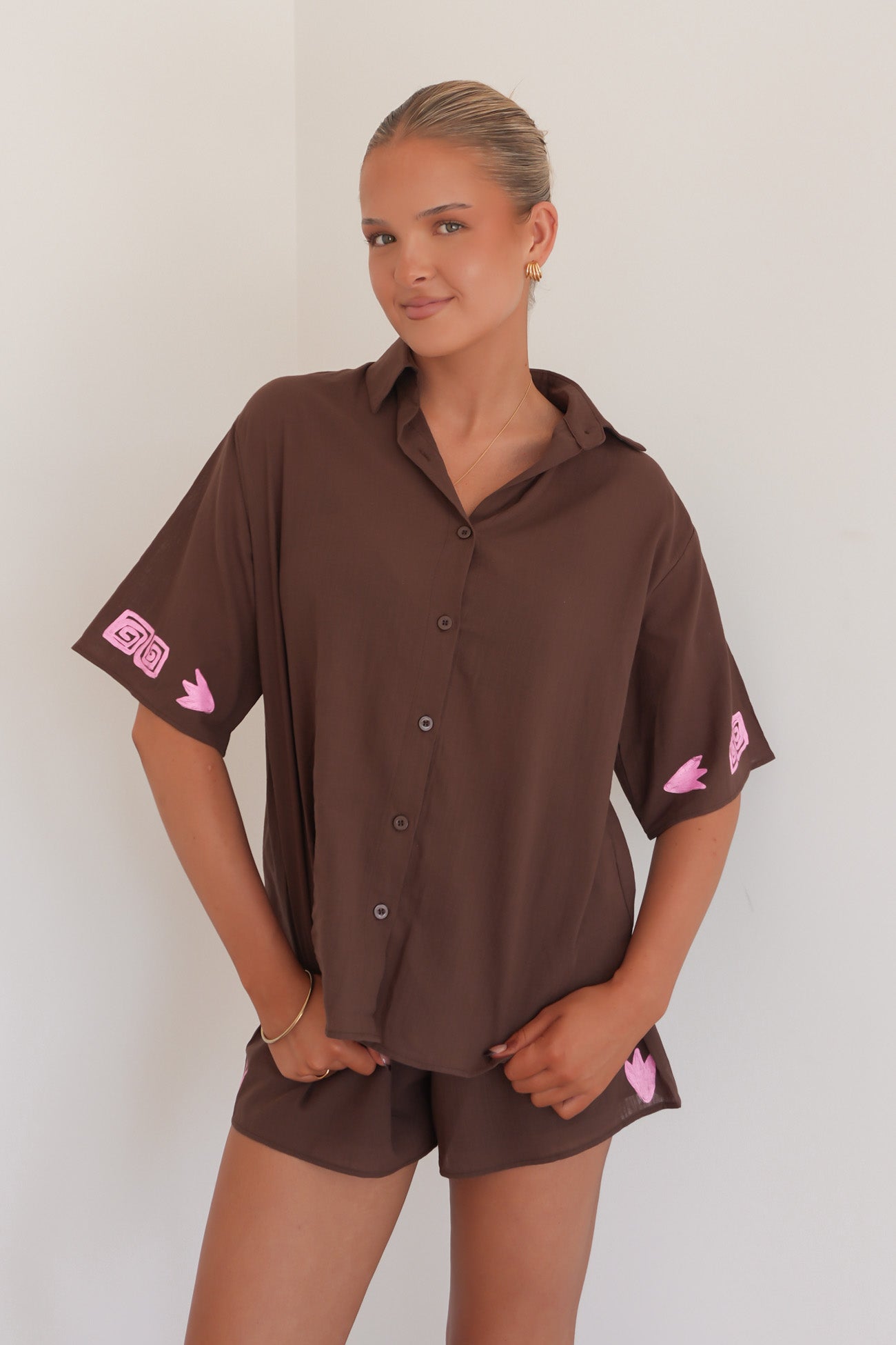 Frankie — Natalia set in chocolate pink.
